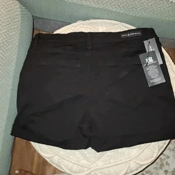 Rock and Republic Black Distressed Shorts NWT - Picture 6 of 6